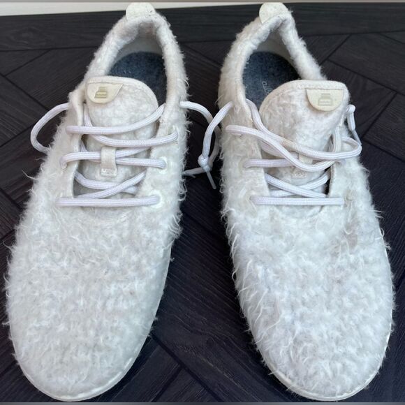 Allbirds ivory/cream certified merino shoes. Lace closure, good condition, M13 - Picture 1 of 10